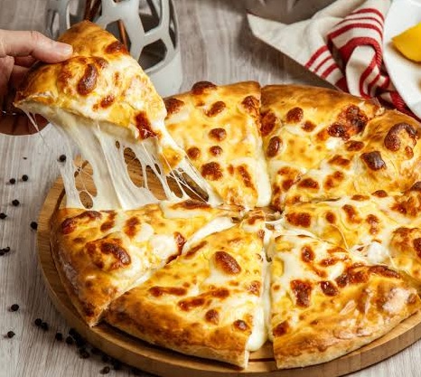 Pizza quatro queijo